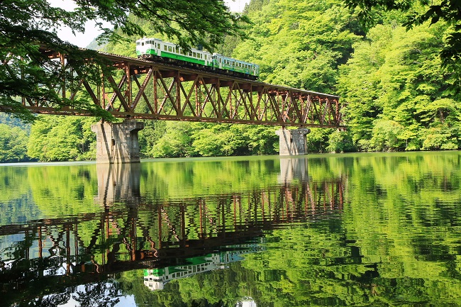 世界一ロマンチックな鉄道と噂の 只見線 をご紹介 ロケーションジャパン マルシェ 地域のとっておきを100 ご当地グルメ通信販売